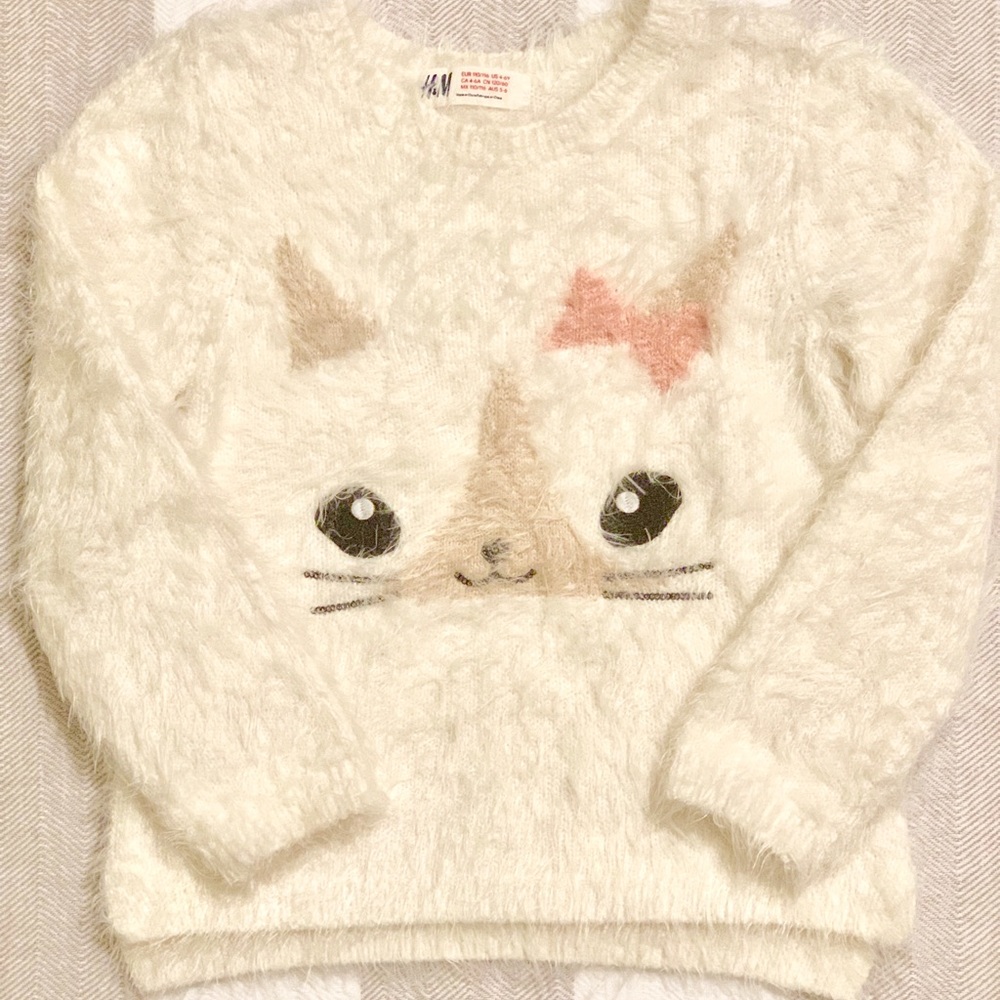 H&M White Fuzzy Sweater with Kitty. Size 4-6Y
